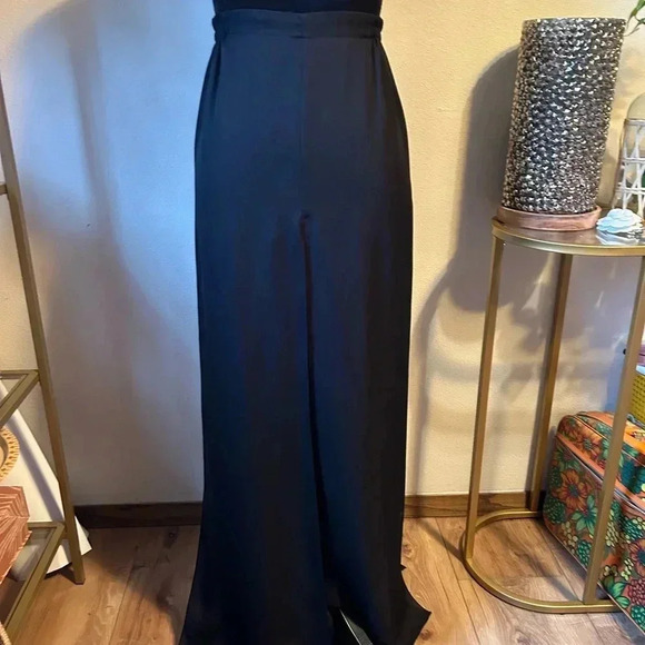 Dress pants - Picture 1 of 3